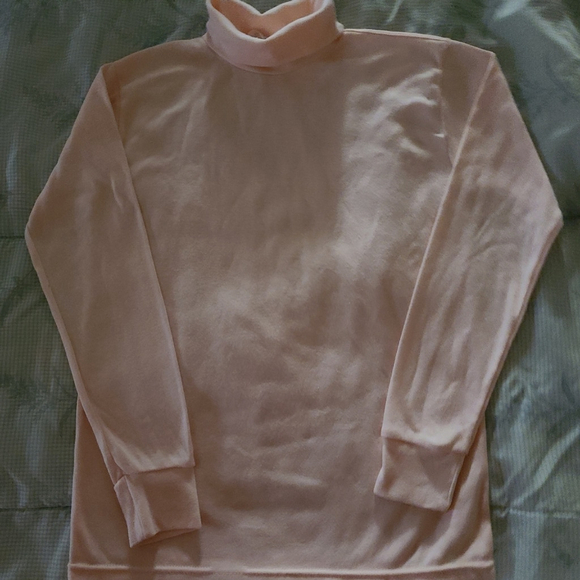 Stylish Women's Turtleneck Bundle - Medium, Red/Pink/Green - Picture 3 of 9